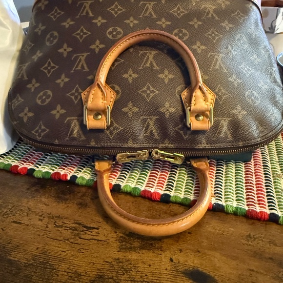 Louis Vuitton Alma BB Handbag PM - Picture 7 of 13